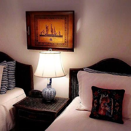 The Stone Hedge Bed And Breakfast Richmond Exteriér fotografie