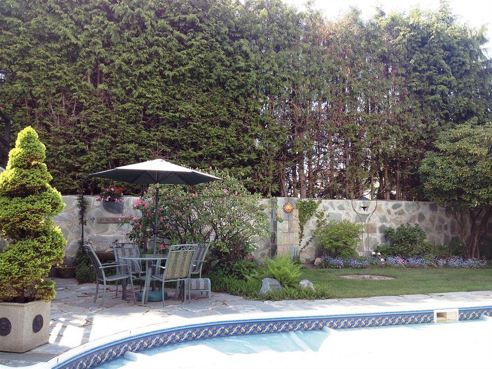 The Stone Hedge Bed And Breakfast Richmond Exteriér fotografie