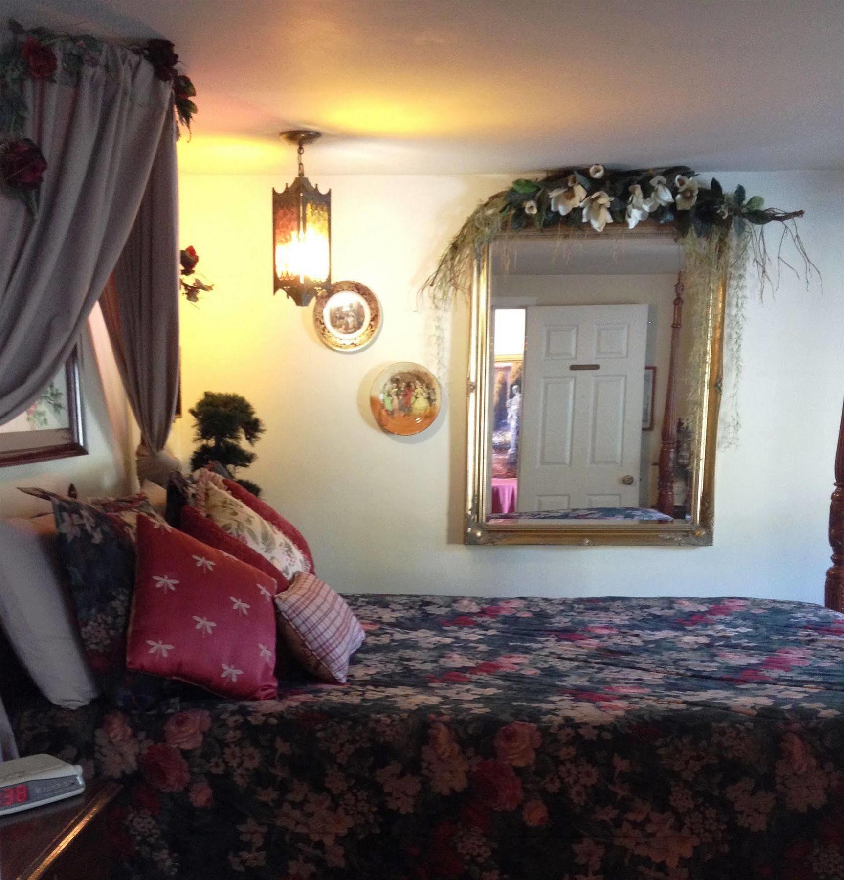 The Stone Hedge Bed And Breakfast Richmond Exteriér fotografie